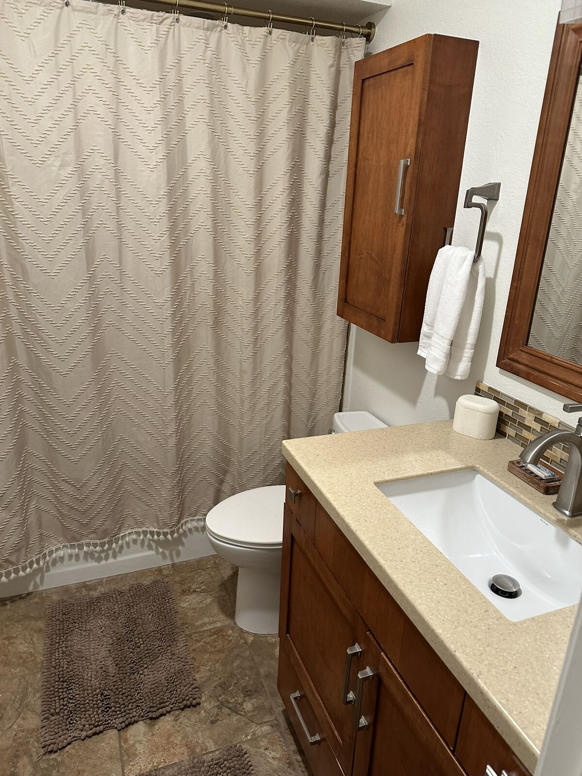 Second bathroom cleaned and reset in Mesa vacation rental